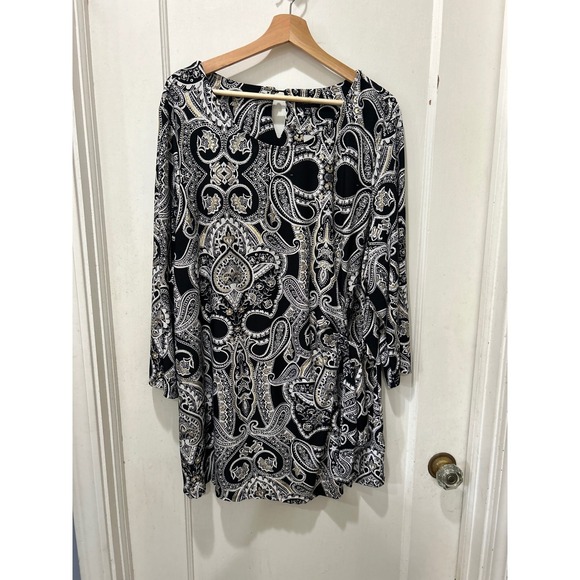 Cocomo Tops - Cocomo Womens 3X Black White Gold Paisley Metallic Tunic shirt  Dressbarn NWT